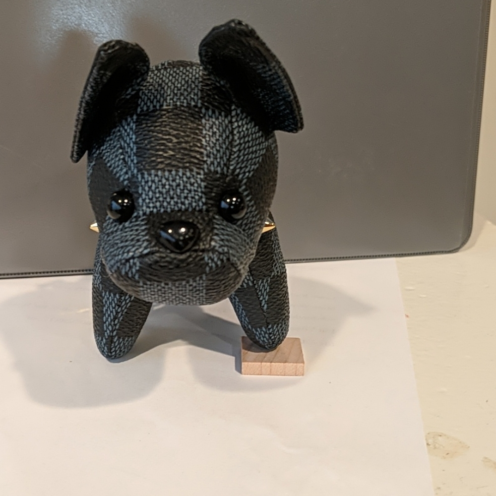 Luis Vuitton Keychain